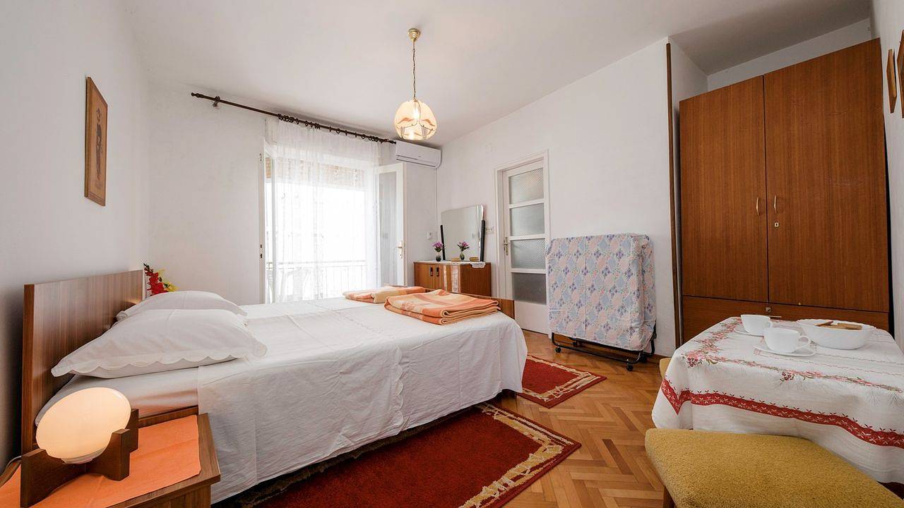 Ganze Ferienwohnung, Zimmer für 3 Personen (16 m²) in Rab in Palit, Rab