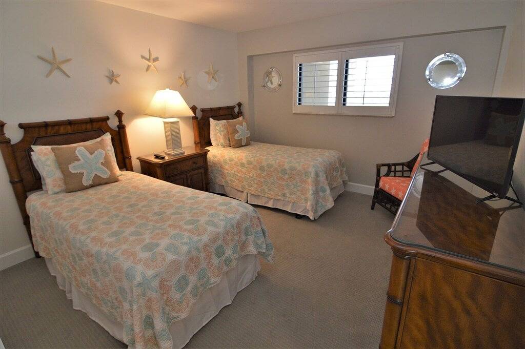 Ganze Wohnung, Sanibel Harbour Resort Bay View Tower 633: Seaside colors inspire this Beachfront Condo in Punta Rassa, Southwest Florida