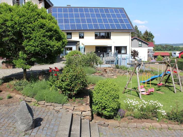 Ferienhaus in Gefell mit Schwimmbecken in Gefell, Vulkaneifel