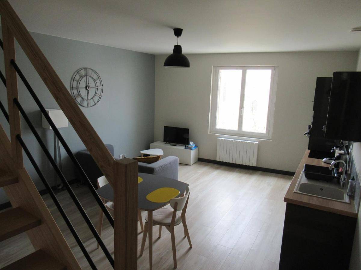 Appartement entier, One-Bedroom Apartment in Saujon, Côte de Beauté
