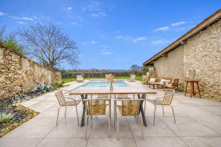 Villa pour 8 personnes, avec piscine et jardin