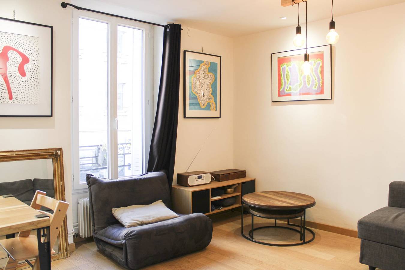 Hel leilighet, Spacious T4 with Wifi near Bercy in 12th Arrondissement, Paris