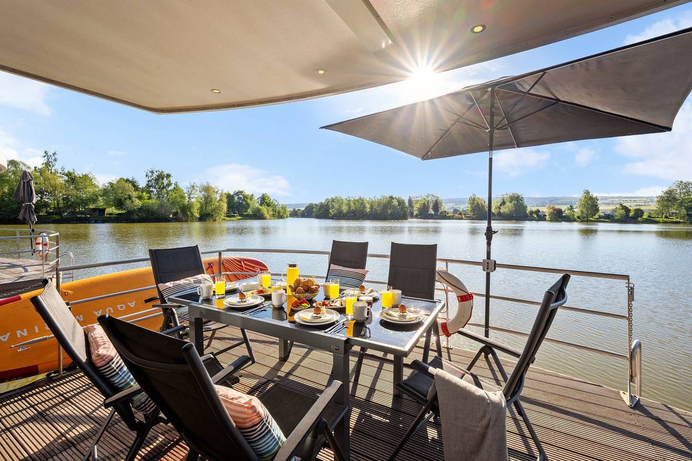 Floatinghouse Aquamarin: Seeblick, Terrasse & Natur für bis zu 6 Gäste in Höxter, Kreis Höxter