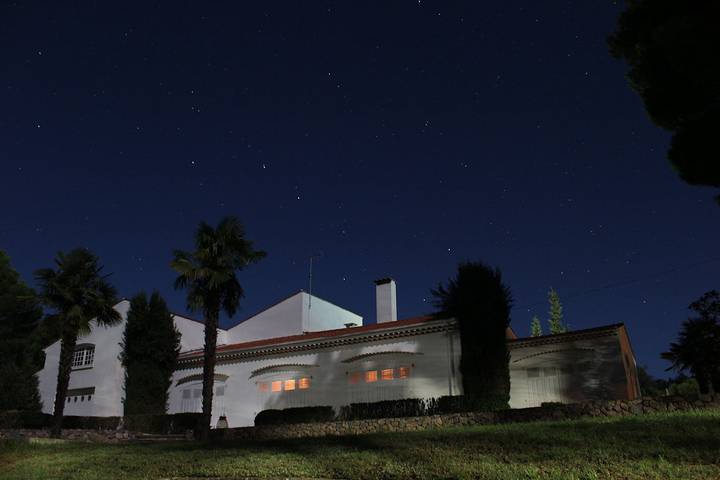 Location de vacances pour 14 personnes, avec terrasse et jacuzzi ainsi que piscine et jardin à Murviel-lès-Béziers - 3