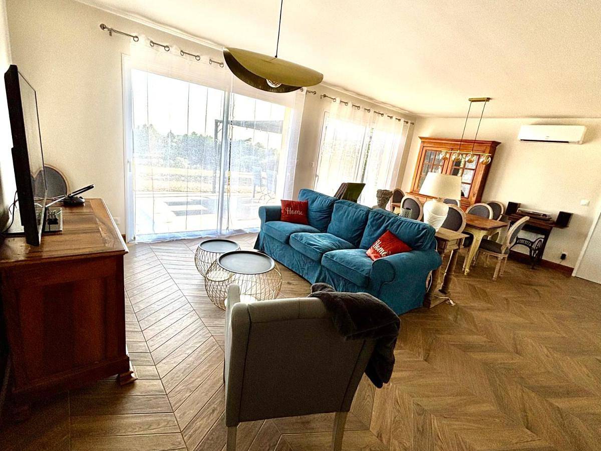Two-Bedroom House in Marcillac-Saint-Quentin, Périgord Noir