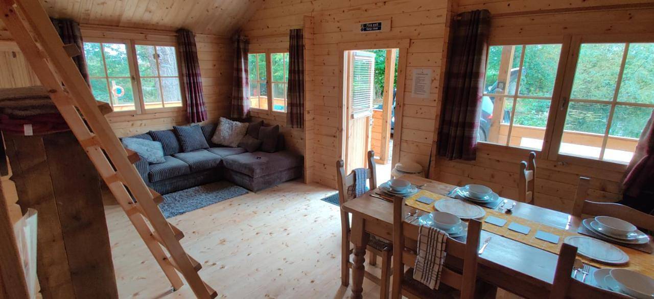 The Willow Cabin - Wild Escapes Wrenbury off grid glamping - ages 12 and over in Wrenbury cum Frith, Cheshire East