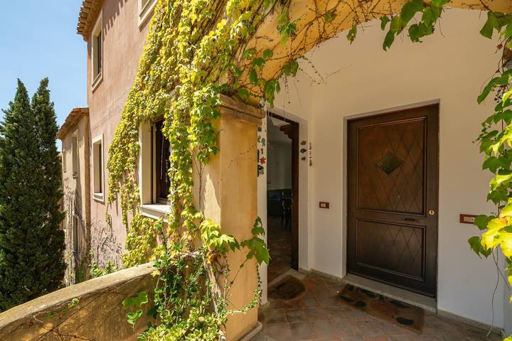 Ganze Wohnung, Ferienwohnung 'Rokkaria Holiday' mit Wi-Fi und Klimaanlage in Crabonaxa/Villasimius, Villasimius