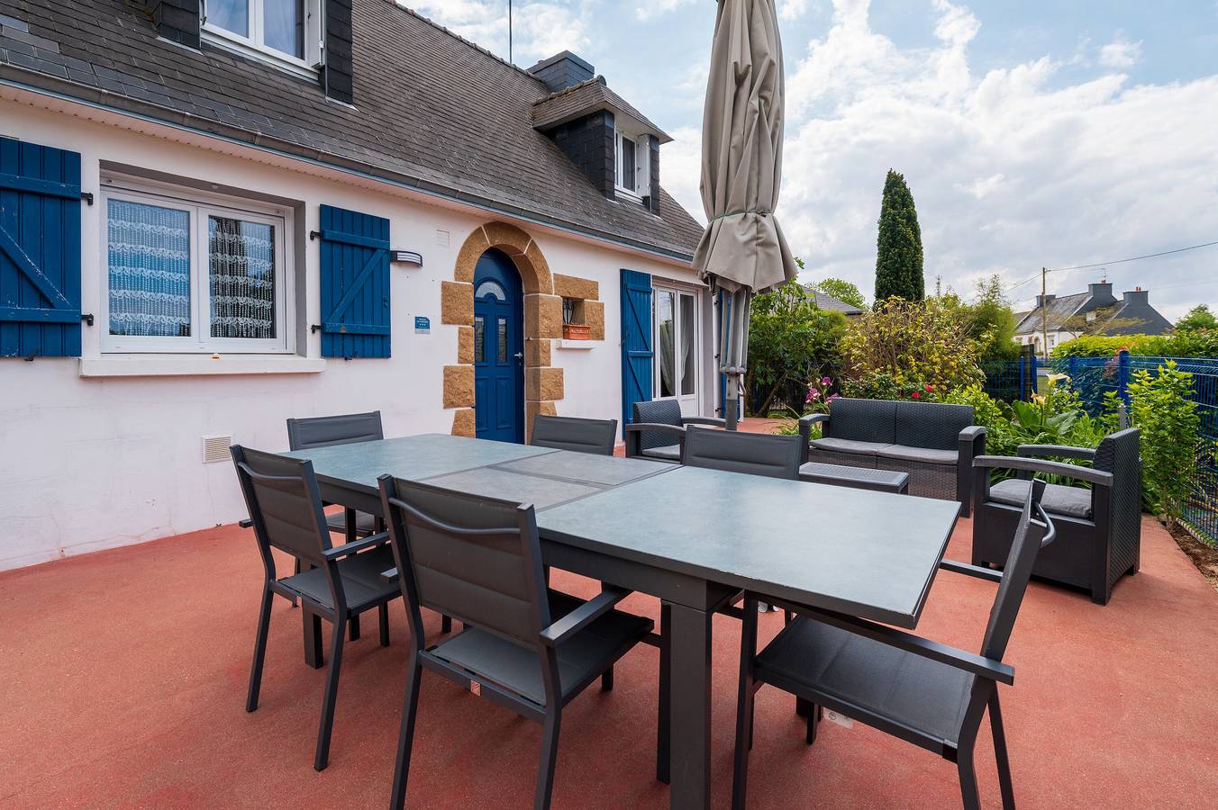 Ferienhaus 'La Maison Bleue' mit privater Terrasse, privatem Garten und Wi-Fi in Plouhinec (Morbihan), Côte des Mégalithes