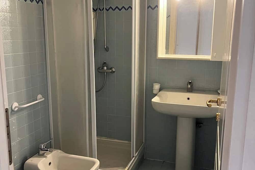 Appartement entier, Beau  studio face a la mer,100 mt de la plage du golf bleu in Roquebrune-Cap-Martin, Côte méditerranéenne (France)