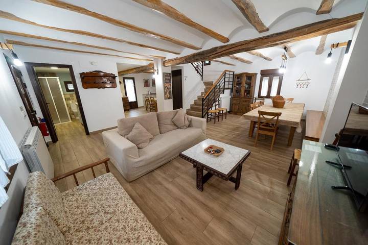 Casa rural para 17 personas, con jardín y piscina en Provincia de Teruel - 2
