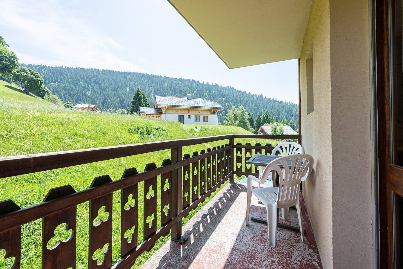 Studio entier, Studio '10 - Bisanne' avec vue sur la montagne, jardin partagé et Wi-Fi in Cohennoz, Région d'Albertville
