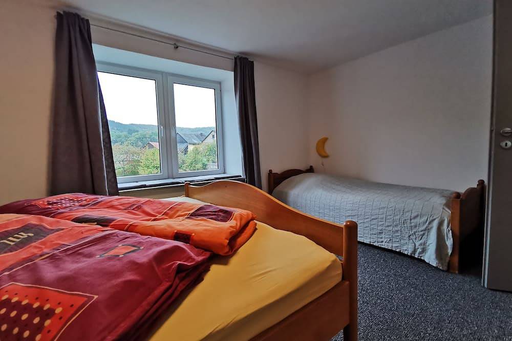 Ganze Wohnung, Ferienwohnung mit Sauna,unmittelbarer Zugang zum Radwg 7 an der Lahn in Weilburg, Lahntal