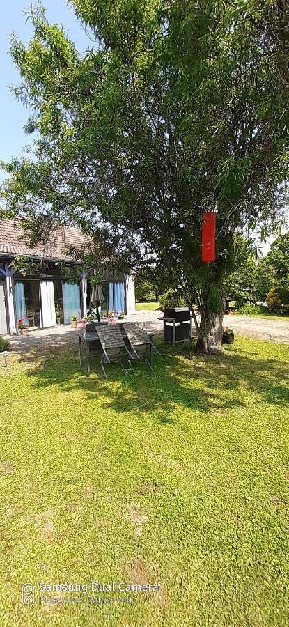 Chambre d’hôte pour 2 personnes, avec Terrasse et Jardin ainsi que Piscine et Vue