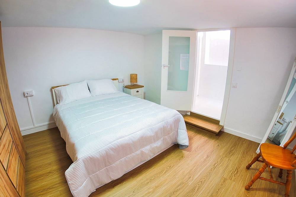 Chalet de lujo”Casa Terracota” con piscina, 3 cocinas, 6 habitaciones y 6 baños. in Cartagena, Costa Cálida