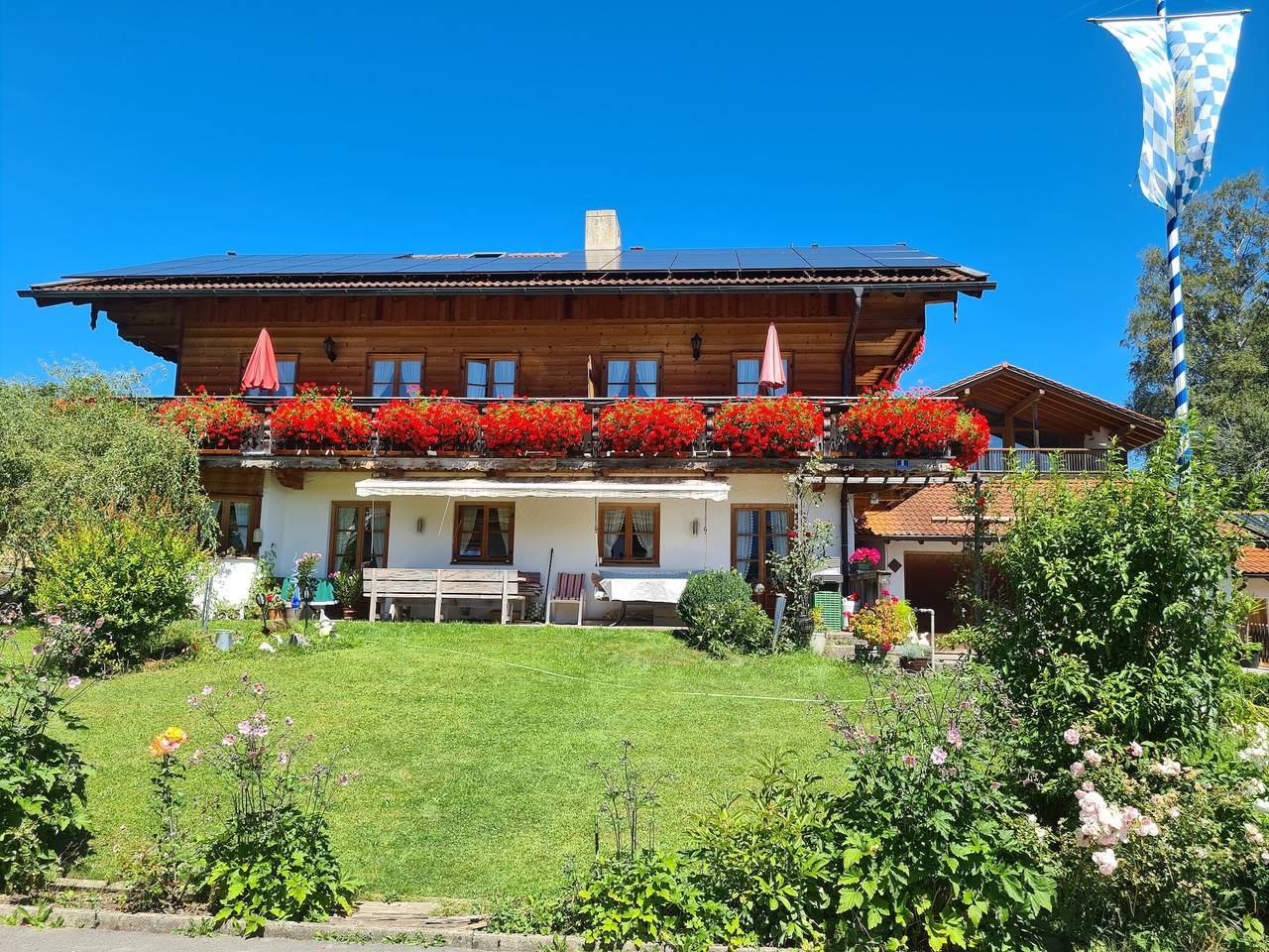 Ganze Wohnung, Ferienwohnung 'Schwalbennest' mit Bergblick, Balkon und Wlan in Fischbachau, Bayerische Alpen