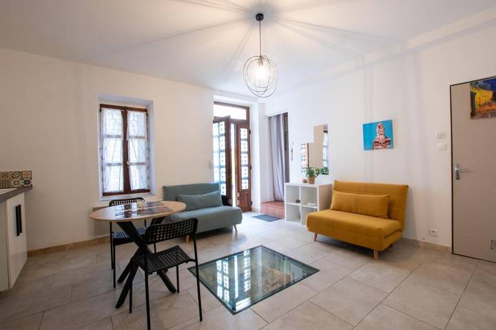 Location de vacances pour 3 personnes, avec terrasse, animaux acceptés dans Arenes D Arles - 4