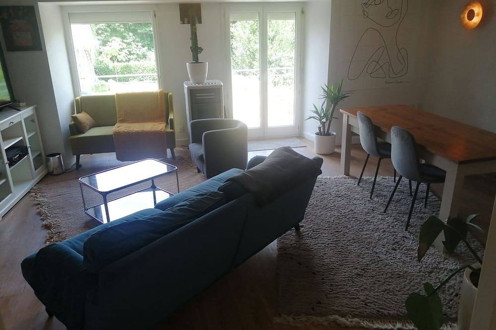 Charming house in the heart of town in Tréguier, Rosa Granitküste