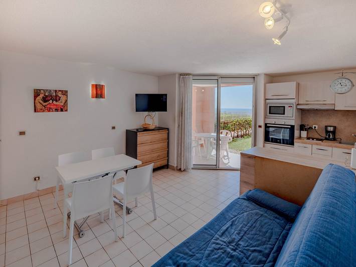 Gîte pour 4 personnes, avec piscine dans Plage Lazaret - 2