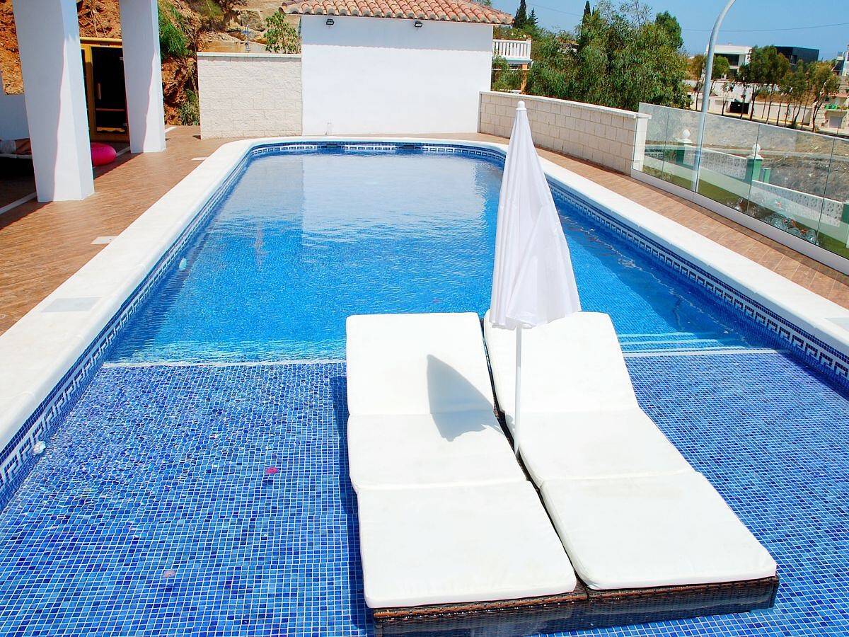 Villa 'Alegria' avec vue sur mer, piscine privée et climatisation in Torre de Benagalbón, Rincón de la Victoria