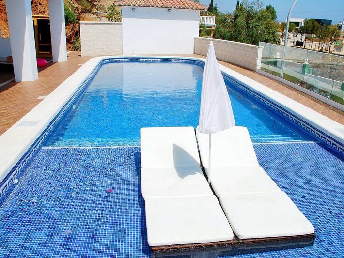 Villa 'Alegria' mit Meerblick, Privatem Pool und Klimaanlage in Torre de Benagalbón, Rincón de la Victoria