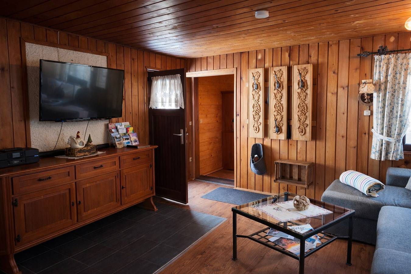 Geheel vakantieappartement, Ferienhütte Lang inkl. Chiemgaukarte - Holiday cottage 43sqm, terrace, 1 bedroom, 1 bed-sit room, kitchen, max. 4 pers. in Ruhpolding, Beierse Alpen