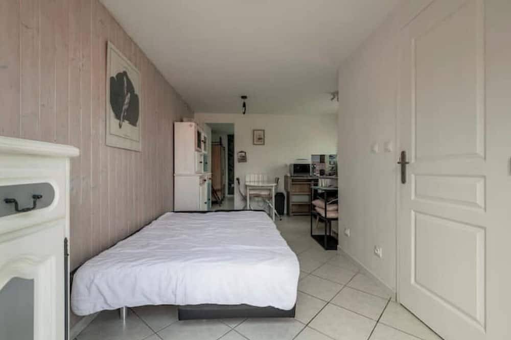 Independent cottage and pool in the heart of the vineyards in Saint-Émilion, Región de Libourne