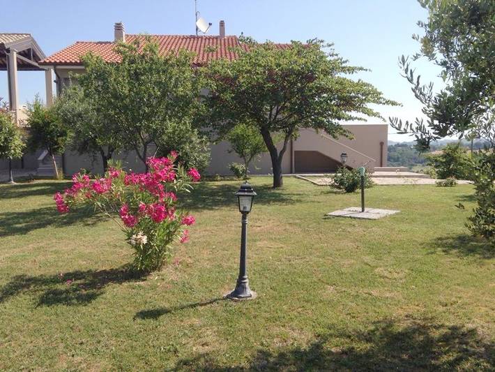 Location de vacances pour 6 personnes, avec vue ainsi que vue sur le lac et jardin, animaux acceptés à Tavullia - 4