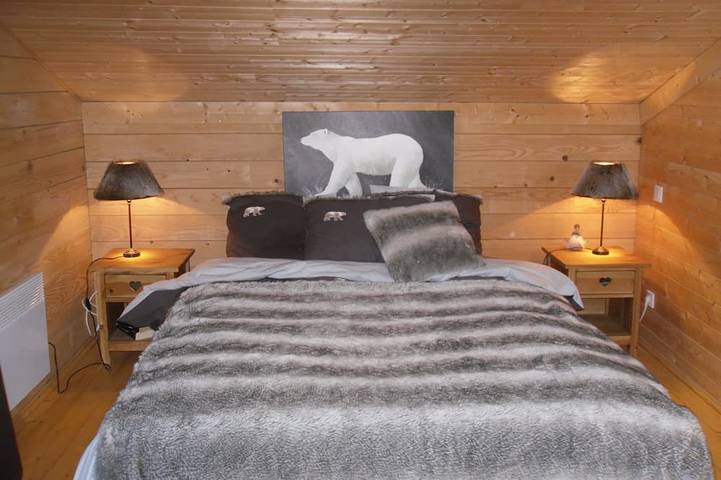 Tipico scandinavo chalet Cauterets centro, vicino alla ski lift in Font-Romeu-Odeillo-Via, Parco naturale regionale dei Pirenei catalani