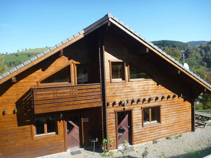 Location de vacances pour 5 personnes, avec Terrasse ainsi que Jardin et Vue à Le Bonhomme