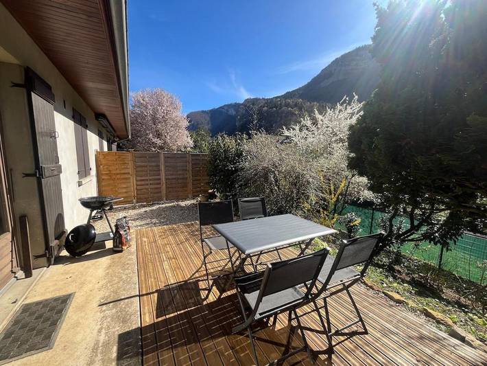 Gîte pour 6 personnes, avec Terrasse et Vue dans Lac de Nantua - 2