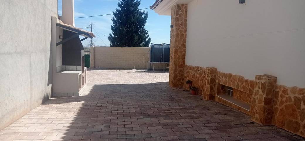 Casa rural para 8 personas, con jardín en Madrigueras