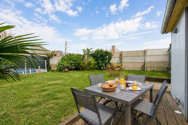 Location de vacances pour 4 personnes, avec terrasse et jardin dans Plage du Prieuré