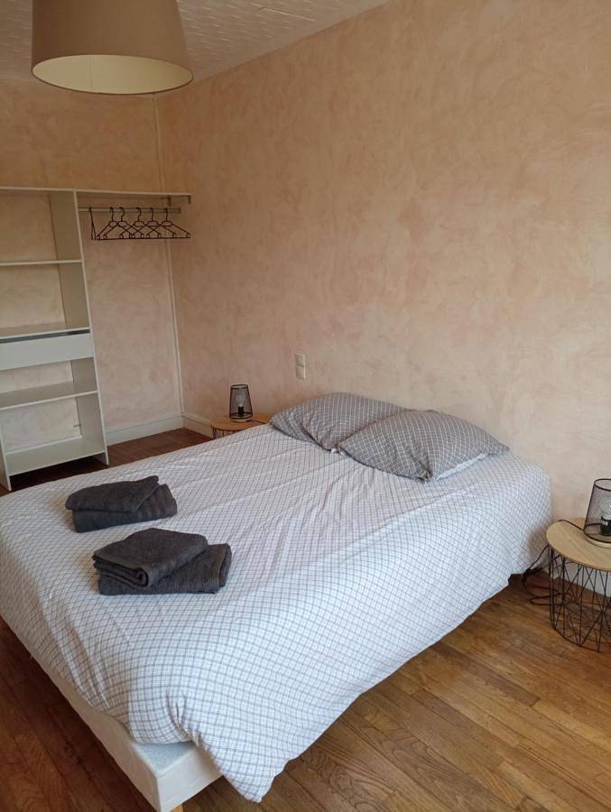 Three-Bedroom House in Saint-Carné, Région de Dinan