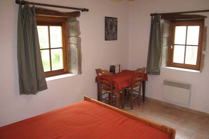 Location de vacances pour 6 personnes, avec jardin, animaux acceptés à La Grande-Verrière - 3