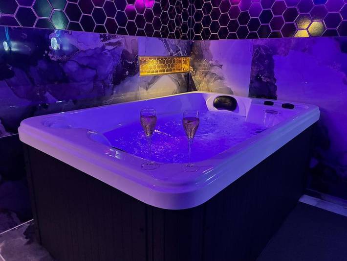 Gîte pour 2 personnes, avec Jacuzzi et Terrasse à Achenheim