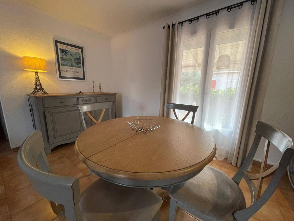 Confortable villa de vacances entre Nîmes, le Pont du Gard, Uzès, Arles, Avignon in Marguerittes, Région de Nîmes