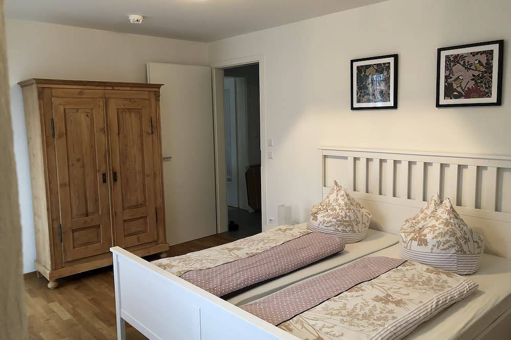 Ganze Wohnung, Neue Ferienwohnung im Ortskern Waging am See, Chiemgau (60qm), Neubau, mit W-Lan in Waging am See, Rupertiwinkel