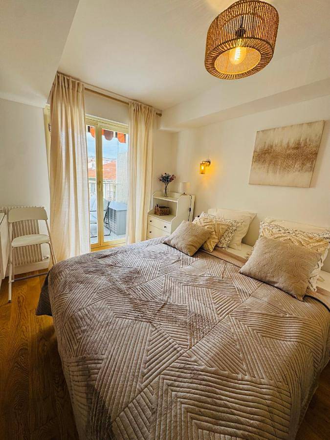 Gîte pour 4 personnes, avec balcon et vue dans Cathedrale Orthodoxe Saint Nicolas Nice - 3