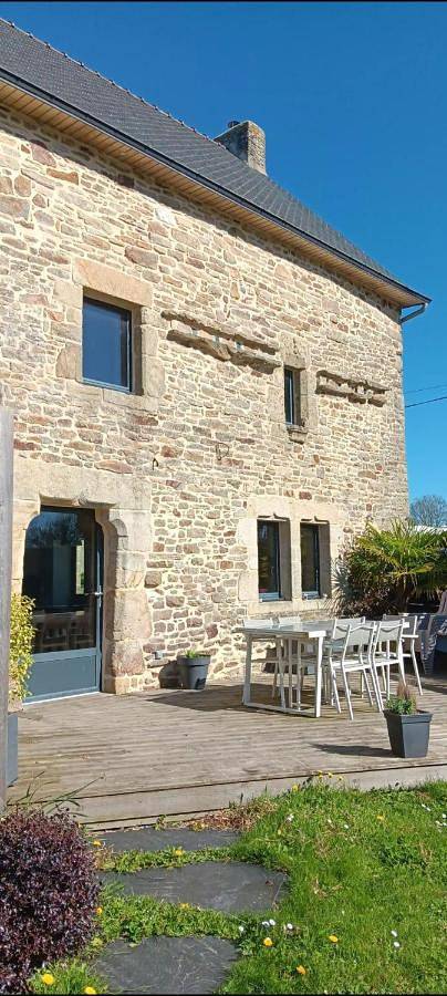 Location de vacances pour 8 personnes, avec Terrasse et Jardin à Pluvigner