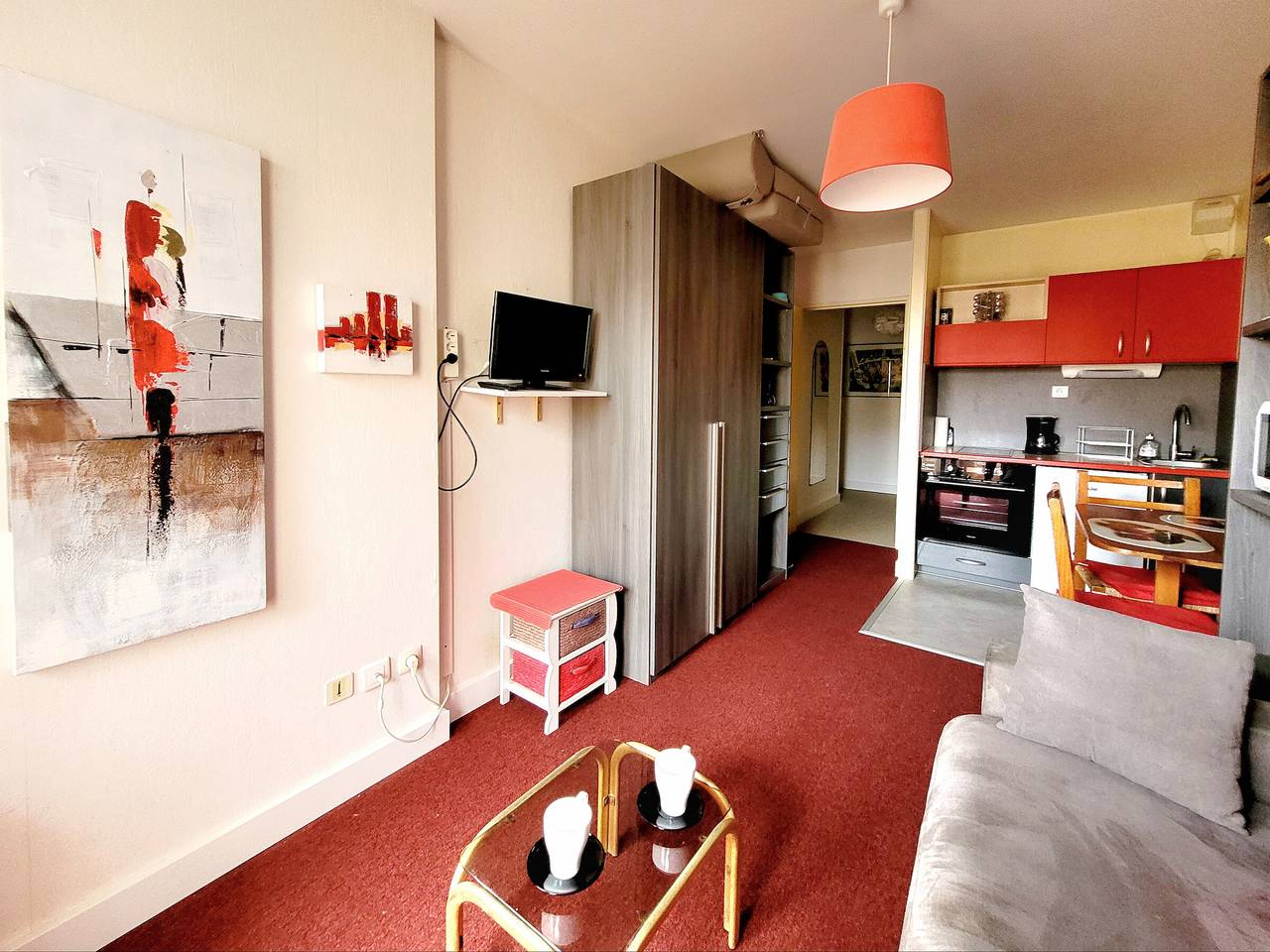 Apartamento entero, Canet-en-Roussillon - Estudio acogedor 2 pers - Frente al mar - Balcón, Tv, mascotas admitidas in Canet-en-Roussillon, Côte d'Améthyste