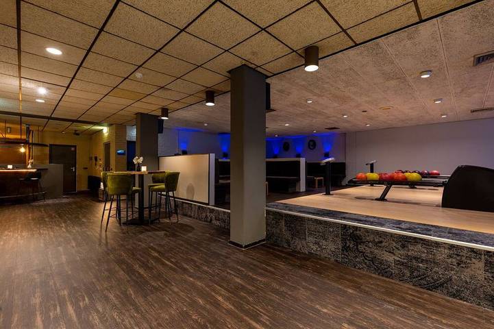 Comfortable Retreat with Game Room, Indoor Pool and Free Guest Parking in Winterswijk, Achterhoek