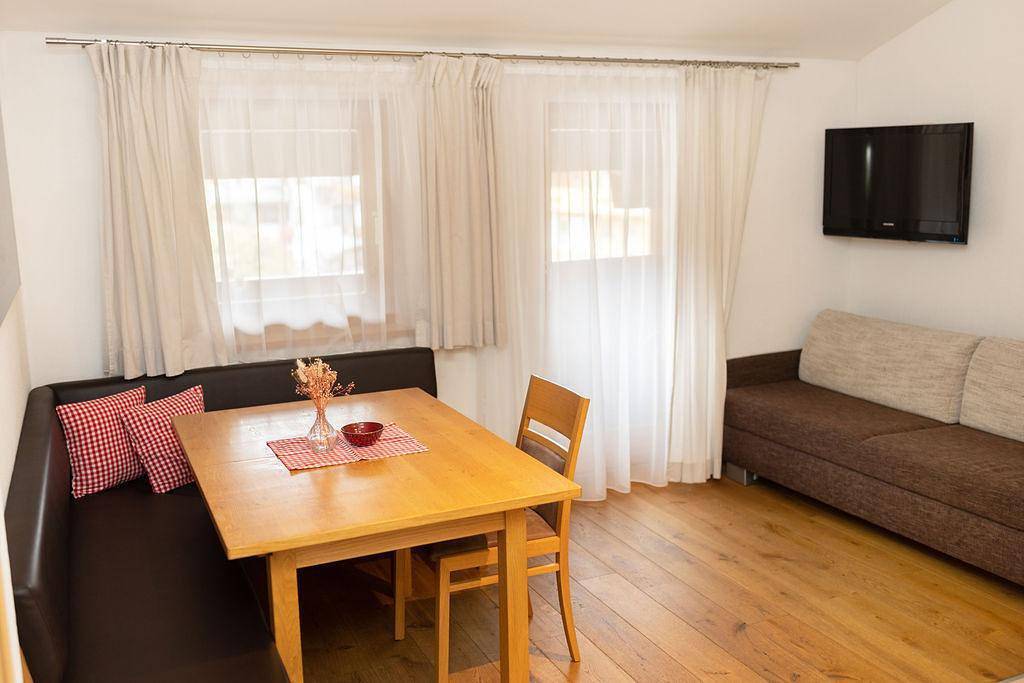 Ganze Ferienwohnung, Apartment 5,  1Doppelzimmer, 1Badezimmer, Wohnküche in Maria Alm am Steinernen Meer, Maria Alm
