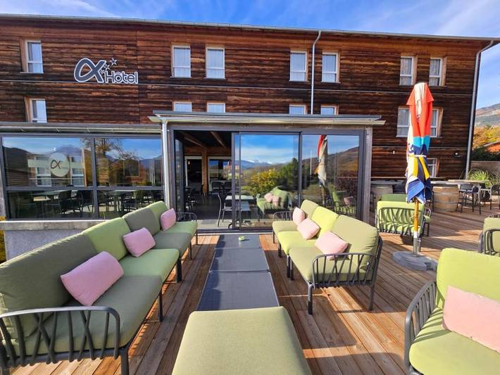 Hôtel pour 4 personnes, avec Terrasse et Jardin ainsi que Piscine et Sauna