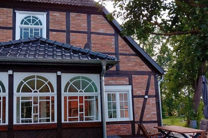 Ferienhaus für 8 Personen, mit Garten und Whirlpool in Lenzen (Elbe)