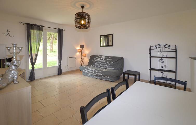 Cozy Apartment with Parking and River Views, 2km from Vignale in Vignale, Bastia region