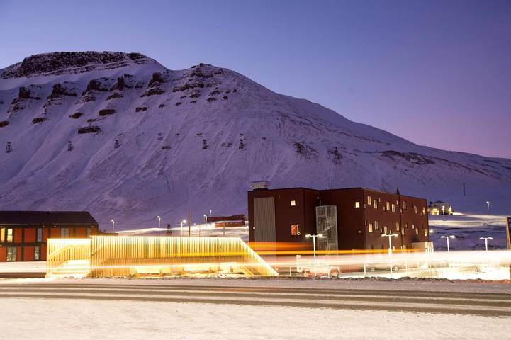 Hôtel pour 2 personnes, avec vue sur le lac ainsi que vue et terrasse dans Longyearbyen - 2
