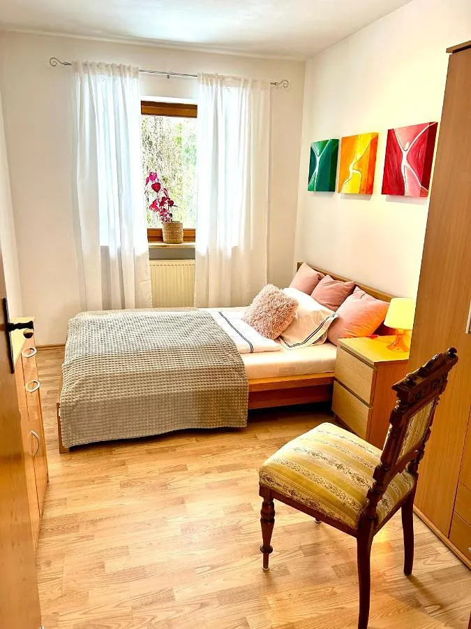 Apartamento de vacaciones para 2 personas, con jardín además de balcón y vistas - 1