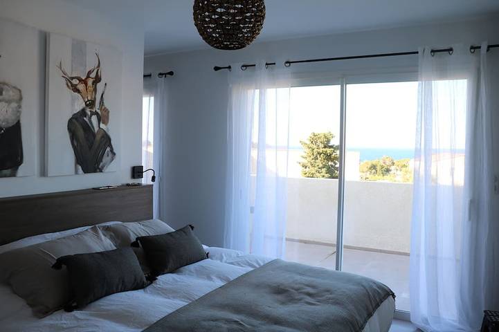 Location de vacances pour 9 personnes, avec terrasse et jardin dans Gare du Club Med Cocody - 3