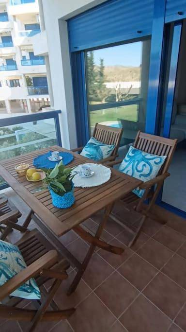 Apartamento para 4 personas, con jardín además de vistas y piscina en Isla Plana