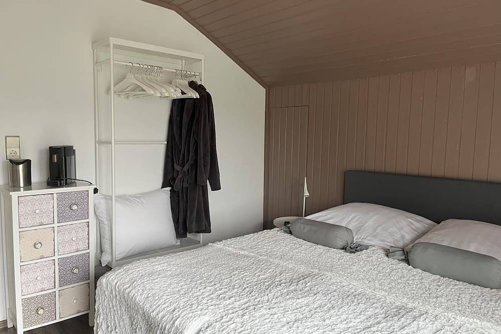 Junior Suite, Dusche, Wc, Balkon - Fewo-nuwenstat in Neustadt-Stadtmitte, Neustadt an der Weinstraße
